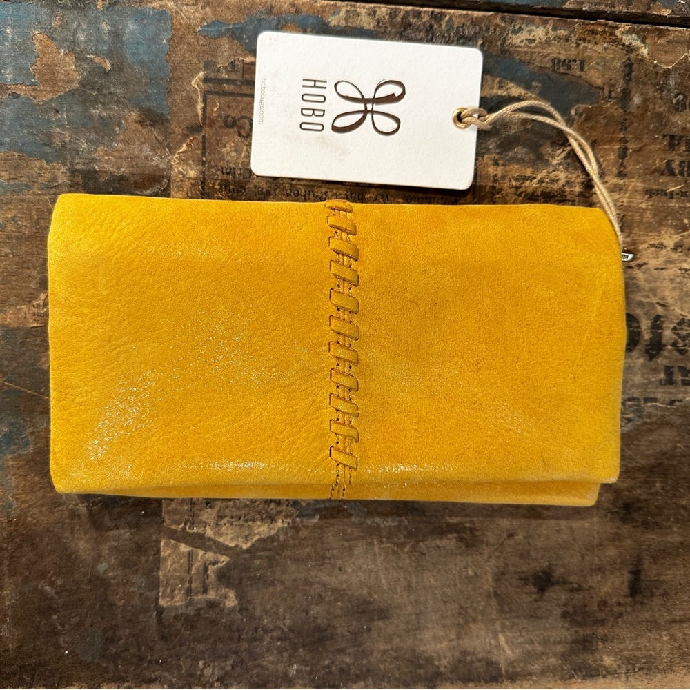 NWT HOBO Keen Continental Wallet / Wristlet Buffed Hide Leather Honeycomb Color